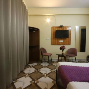 N Rock Royalty Queen Room